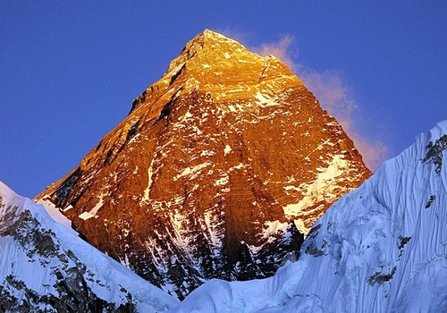 Le Népal prévoit une affluence de 500 alpinistes pour l ascension du