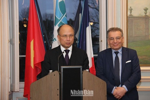 La Ville De Choisy Le Roi C L Bre Le E Anniversaire De La Signature