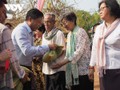Berjalan-seperjalanan untuk Merawat Kesehatan Masyarakat Kamboja
