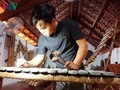 Pemuda  etnis Se Dang gandrung pada  instrumen musik tradisional”