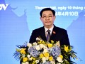 Ketua MN Vuong Dinh Hue Hadiri Forum Kebijakan dan UU tentang Pendorongan Kerja Sama Investasi dan Perdagangan Vietnam-Tiongkok