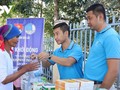 ダクラク省の医療ボランティアに参加する若手医師