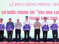 Премьер-министр Фам Минь Тинь призвал всю страну приложить совместные усилия для построения новых домов для бедных семей взамен их поврежденных 