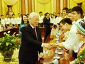 Генеральный секретарь ЦК КПВ Нгуен Фу Чонг: человек, передающий энтузиазм молодому поколению