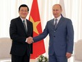 Dirigentes rusos congratulan a Vietnam por aniversario 40 de liberación