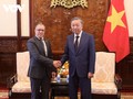 Presidente vietnamita recibe a embajadores salientes de Colombia y Panamá