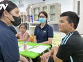 Занятия, приносящие радость маленьким пациентам в городе Хошимин