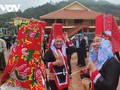 Женщины племени Заотханьфан и их любовь к традиционной вышивке