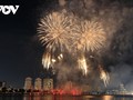 Река Хан стала великолепной в ночь открытия международного фестиваля фейерверков в Дананге - DIFF 2023