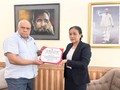 Unión de Organizaciones de Amistad de Vietnam entrega donación para apoyar al pueblo cubano