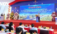 PM Pham Minh Chinh Menghadiri Upacara Pencangkulan Proyek Transportasi Utama di Provinsi Bac Ninh