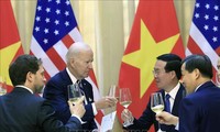 Presiden Vo Van Thuong Memimpin Resepsi yang Khitmad untuk Presiden AS Joe Biden
