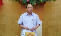 PM Nguyen Xuan Phuc memimpin sidang Badan Harian Pemerintah tentang Covid-19
