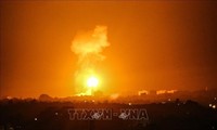 Israel melakukan serangan udara untuk membalas penembakan roket dari Jalur Gaza