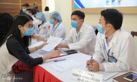 Suntikan Uji Coba Dosis Vaksin Covid-19 yang pertama di Vietnam 
