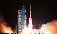 Tiongkok Berhasil Luncurkan Pesawat Shenzhou-15