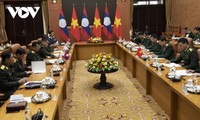 Menhan Vietnam, Phan Van Giang Sambut dan Adakan Pembicaraan dengan Menhan Laos