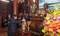 PM Pham Minh Chinh Bakar Hio untuk Kenangkan Almarhum PM Pham Van Dong