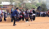 Gasing, Permainan yang Unik dari Warga Etnis Minoritas Mong