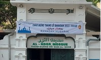 Bulan Ramadhan yang Suci di Masjid Al-noor di Kota Ha Noi
