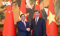 Pengembangan Hubungan yang Stabil, Sehat, Berkelanjutan, Berjangka Panjang dengan Tiongkok Selalu Menjadi Prioritas Primer dalam Garis Politik Luar Negeri Vietnam