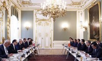 Presiden Vo Van Thuong Adakan Pembicaraan dengan Presiden Austria