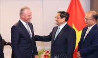 PM Pham Minh Chinh Terima Beberapa Badan Usaha Papan Atas AS dan Dunia, Hadiri Simposium dengan Para Investor AS