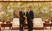 Deputi PM Vietnam, Tran Hong Ha Menerima Walikota Kota Shanghai, Gong Zheng