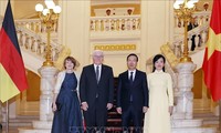 Presiden Vietnam, Vo Van Thuong dan Istri Memimpin Resepsi yang Khidmat untuk Presiden Jerman dan Istri
