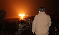 Pemimpin RDRK Lakukan Inspeksi terhadap Peluncuran Rudal dari Kapal Selam
