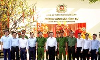 Kepala Departemen Propaganda dan Pendidikan KS PKV, Nguyen Trong Nghia Ucapkan Selamat Hari Raya Tet kepada Pasukan Polisi Kriminal Kota Ho Chi Minh