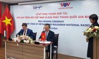 Radio Suara Vietnam dan Radio Nasional Bulgaria Tandatangani Kesepakatan Kerja Sama