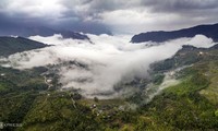 Y Ty cloud hunting season in Lao Cai province