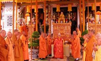 Ceremonia para rogar por la paz y la prosperidad del país en Huế