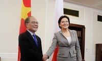 Presidente del Parlamento vietnamita en Polonia 