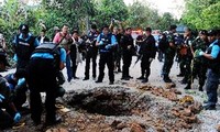 Ataque con bomba mata a dos funcionarios en Tailandia