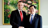  Intensifican cooperación comercial y energética entre Vietnam y Australia
