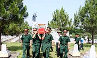 Entierro y ceremonia en honor a los soldados vietnamitas caídos en Laos