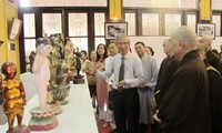 Exposición conmemorativa del 2557 aniversario del nacimiento y la iluminación de Buda en Vietnam