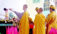 La Sangha Budista de Vietnam celebra el 2557 aniversario del nacimiento de Buda