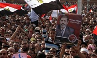 Manifestaciones multitudinarias a favor del presidente egipcio, Mohamed Morsi