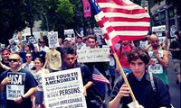 Estadounidenses protestan vigilancia ilegal del Gobierno en el día nacional