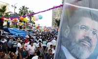 Prorroga tribunal de Egipto detención de Mursi por 15 días