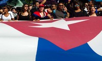 Masas populares de Cuba despiden a Fidel Castro a su última morada
