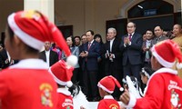 Vietnam sigue con actividades de felicitación navideña a comunidades cristianas