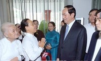 Presidente de Vietnam congratula a comunidades católicas y protestantes por Navidad