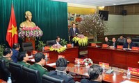 Presidente de Vietnam felicita a estratos sociales en ciudad norteña por Año Nuevo Lunar