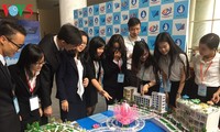Estudiantes científicos de Vietnam se esfuerzan para desarrollar ciudades inteligentes 