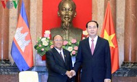 Altos dirigentes de Vietnam reciben al presidente del Parlamento camboyano