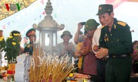 Vietnam sigue con actividades de gratitud a los inválidos y mártires de guerra 